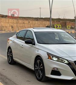 نيسان ألتيما